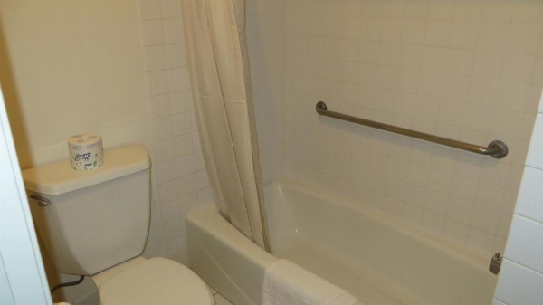 Jolly Roger Hotel image 9